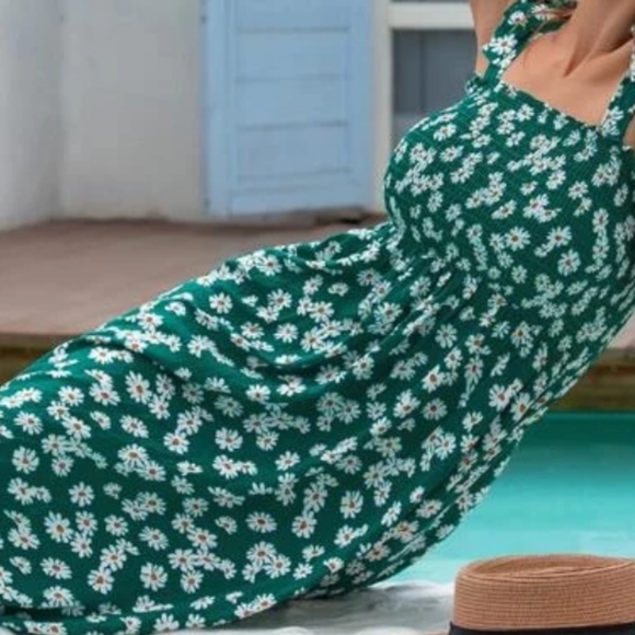 Dress - Picture 2 of 6